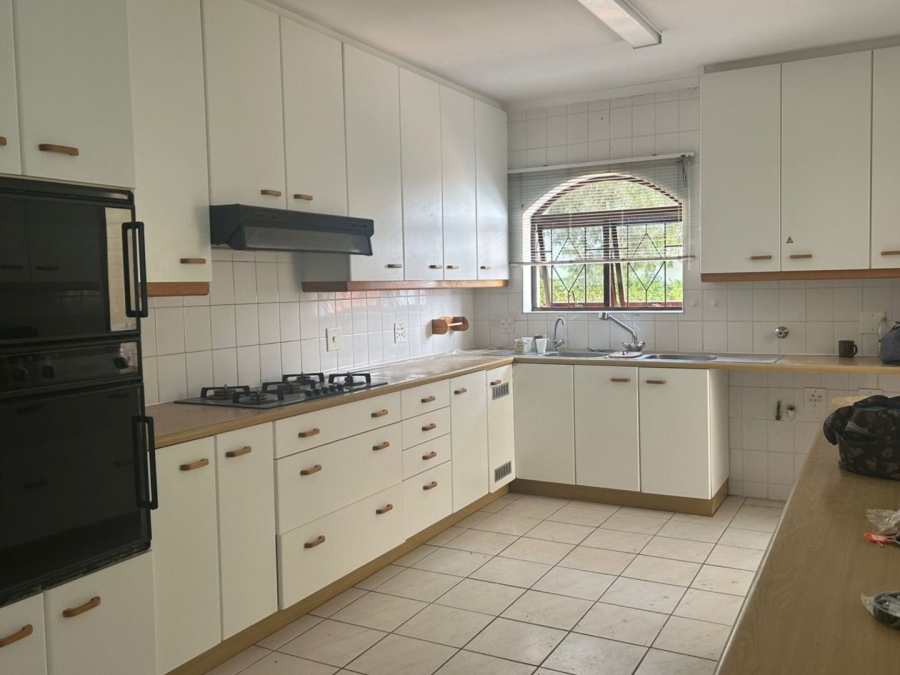 To Let 4 Bedroom Property for Rent in Constantia Western Cape
